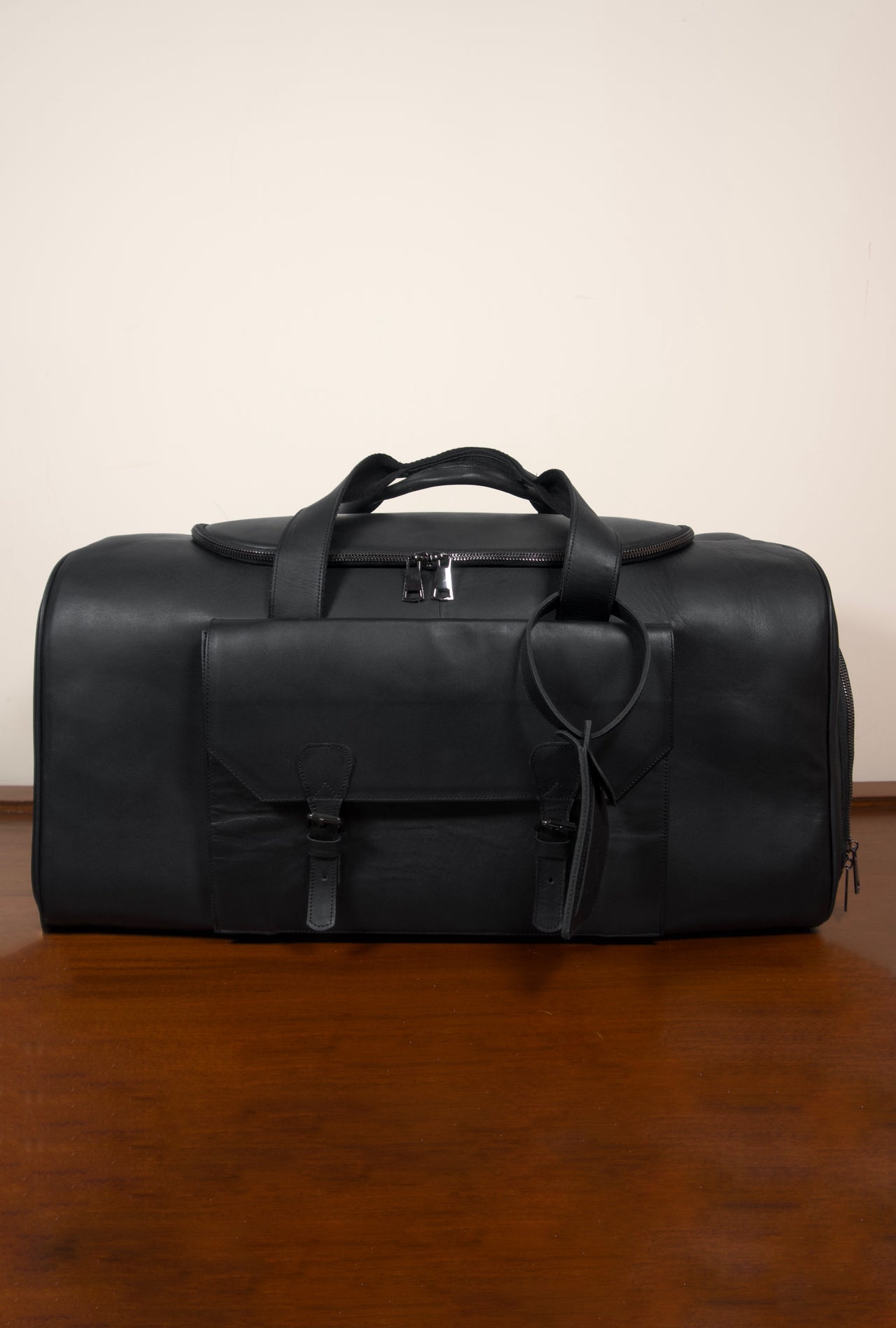 Budapest cuero negro