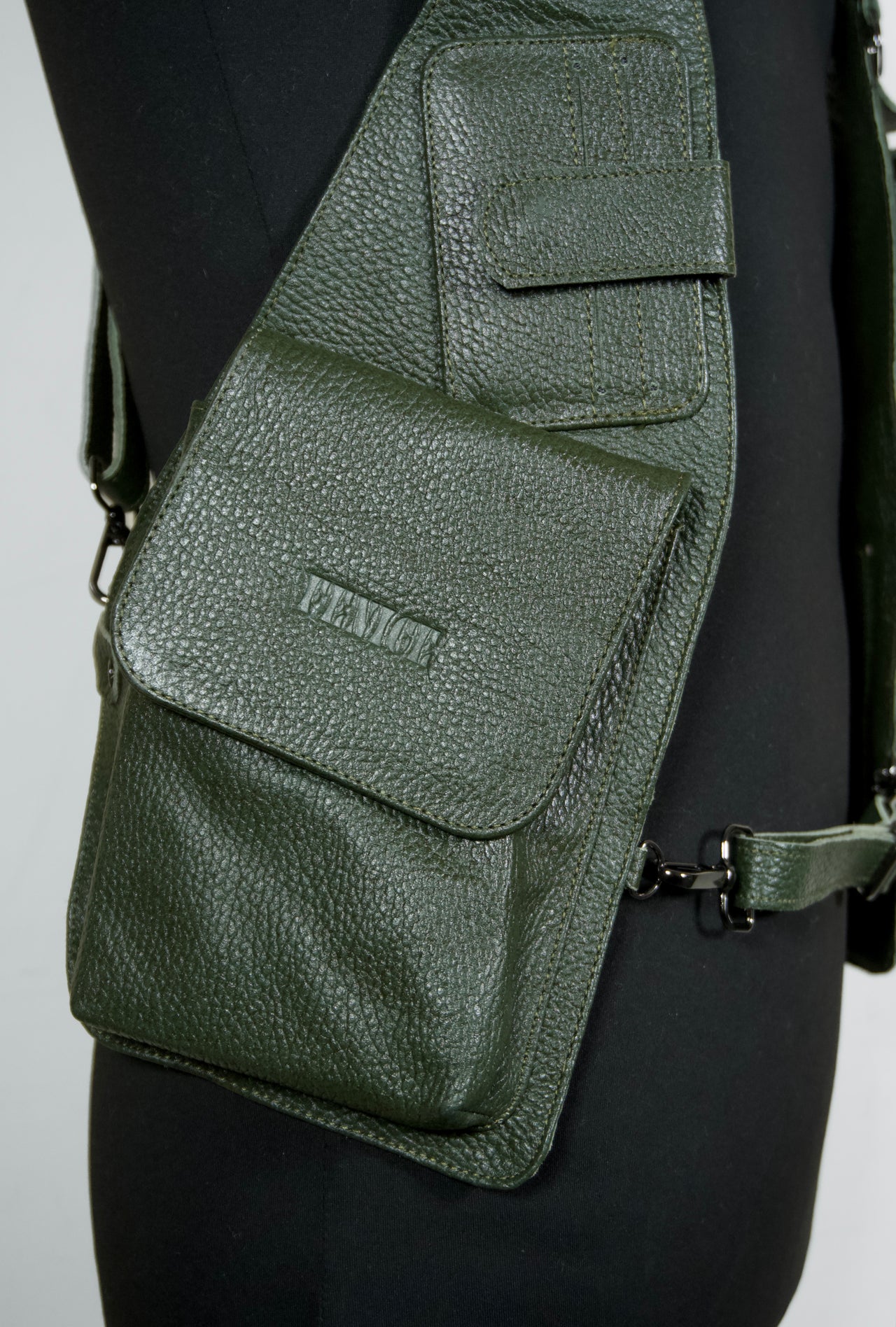 Clint cuero verde militar