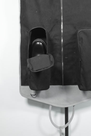 Porta traje gris claro